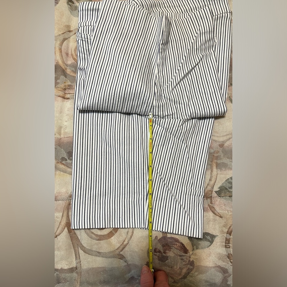 Women’s Stretchy Bermuda Shorts - Picture 6 of 6